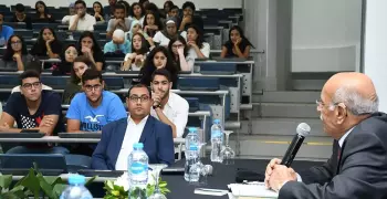 مفيد شهاب يحاضر طلاب الجامعة الألمانية عن التحكيم الدولي وتسوية النزاعات