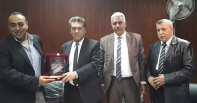 استشاري بطب الأزهر يخصص جائزة للمتفوقين في الكلية على روح والدته
