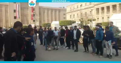 ضربات جزاء وشد الحبل..  يوم رياضي لطلاب تجارة القاهرة