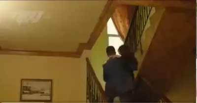 فيديو سقوط وسام حنا وهو يحمل كارين رزق الله.. مشهد كاد يودي بحياتهما