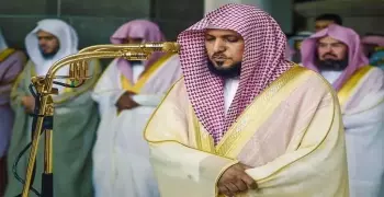 أخبار الشيخ ماهر المعيقلي اليوم وحقيقة سقوطه بعد خطبة الجمعة وترك الصلاة