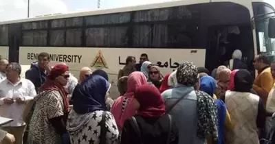 طلاب كلية الفنون التطبيقية بجامعة بنها يشاركون في استفتاء الدستور