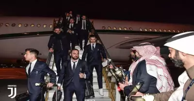 كريستيانو ورفاقه بقمصان عربية في السعودية (صور)