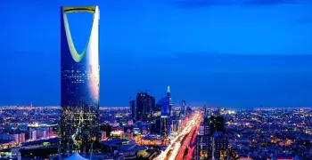 السعودية تمنع الأجانب من العمل في 20 مهنة