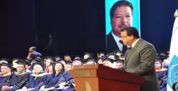 نيابة عن رئيس الوزراء.. خالد عبدالغفار يشهد حفل تخرج طلاب مدينة زويل 2019 (صور)