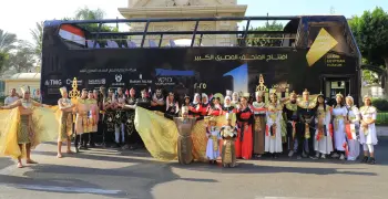 فراعنة من مختلف الأعمار يجوبون شوارع القاهرة.. ما السر؟