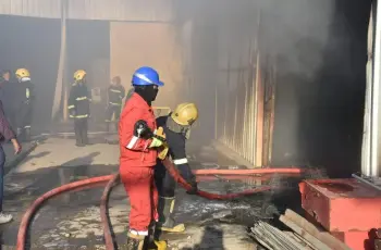 اندلاع حريق في مخزن خردة بمدينة نصر.. والحماية المدنية تحاول إخماد النيران