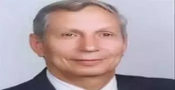 عالم مصري يحصل على الجائزة السنوية لمعهد المعادن في بريطانيا