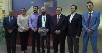 وزير تعليم الأردن خلال زيارته لجامعة مصر: طلابنا في أيد أمينة