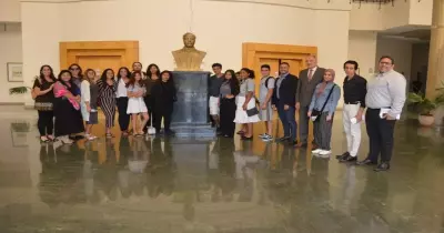 وفد أمريكي يزور جامعة النهضة