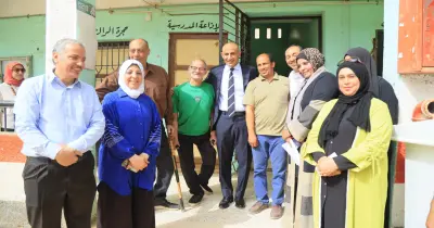 كرامة المدرسين خط أحمر.. نقابة المعلمين تعلق على زيارة محافظ القليوبية لمدرسة ببنها