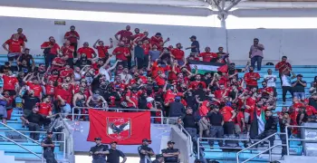 الاتحاد الأفريقي يعاقب الأهلي بحرمانه من جمهوره أمام الترجي