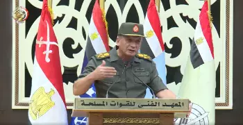 «وزير الدفاع» يتفقد إجراءات اصطفاف عناصر قوات الصاعقة