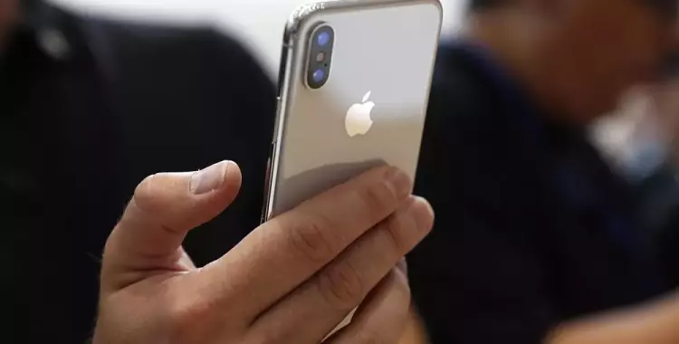  آبل تواجه أزمة بشأن توفير هاتفها الجديد  iPhone X 