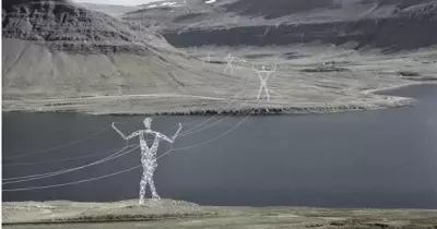 «أرض العمالقة» فى أيسلندا.. أبراج كهرباء على هيئة بشر