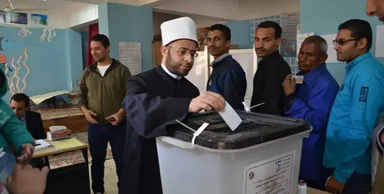  أسامة الأزهري يدلي بصوته في الاستفتاء على التعديلات الدستورية 