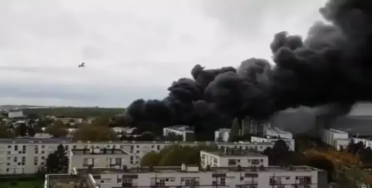  ألسنة لهب ودخان هائل في حريق فرنسا اليوم (فيديو) 