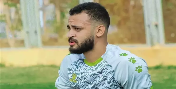  أين يلعب مروان حمدي لاعب منتخب مصر ؟ 