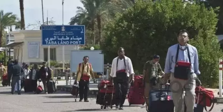  إسرائيل تطالب مواطنيها بمغادرة سيناء «فورا» 