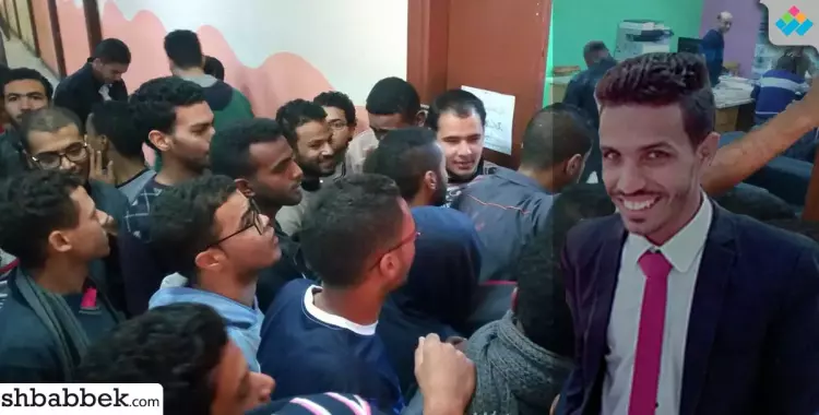  اتحاد طلاب أسوان: رئيس الجامعة وعد بحل أزمة الطلاب المتظاهرين في المدينة 