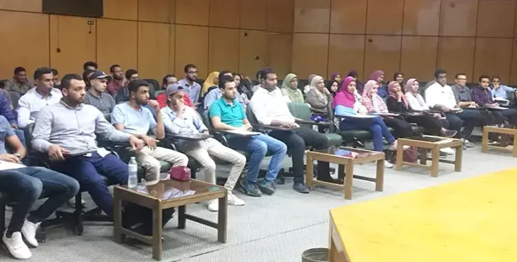  اتحاد طلاب جامعة أسيوط يناقش مشكلات المدينة الجامعية 