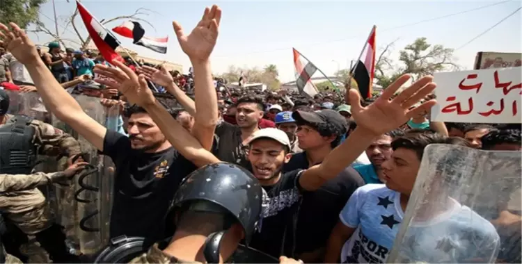  احتجاجات العراق.. ارتفاع أعداد القتلى بينهم طفلة ووالدتها وإعلان حالة الإنذار القصوى 