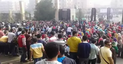 استمرار اعتصام طلاب جامعة النهضة ببني سويف (صور)