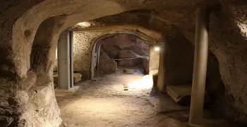 اكتشاف مقبرة من عصر ما قبل الرومان في مدينة إيطالية