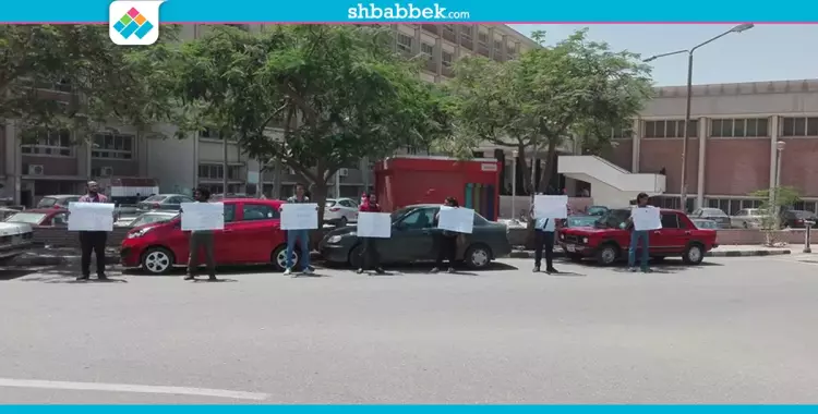  الأمن الإداري  يتحفظ على 3 طلاب بأسيوط لمشاركتهم في مظاهرة «الجزيرتين» 