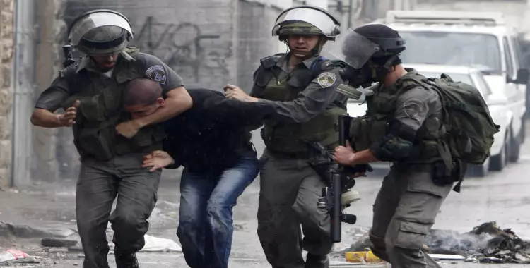  الاحتلال يعتقل 9 فلسطينيين في رام الله وبيت لحم والخليل 