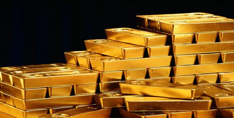  الذهب يرتفع وسط إقبال على الشراء مع هبوط النفط 