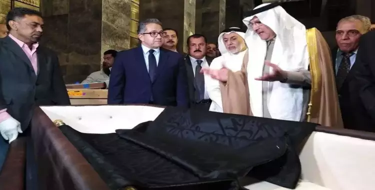  السعودية تهدي مصر كسوة الكعبة.. ماذا ستفعل مصر بها؟ 