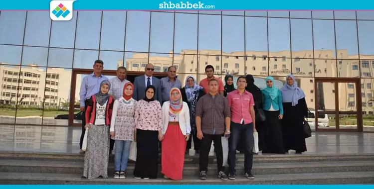  «القمري» يهدي درع جامعة كفر الشيخ للطلاب الأوئل بالثانوية العامة (صور) 