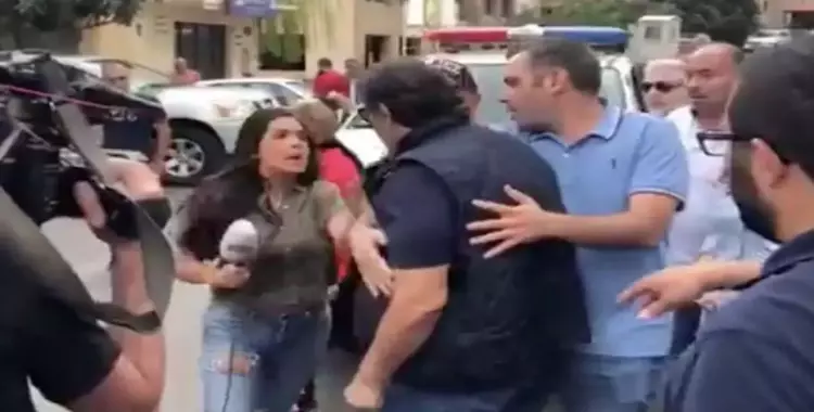  الملحن اللبناني سمير صفير يعتدي على مراسلة «أم تي في» في لبنان (فيديو) 