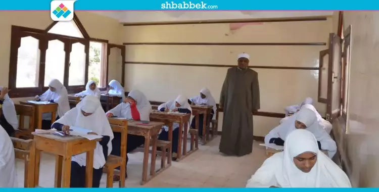  امتحان القرآن والحديث للثانوية الأزهرية: غش ورقي وبالهاتف ومحاضر 