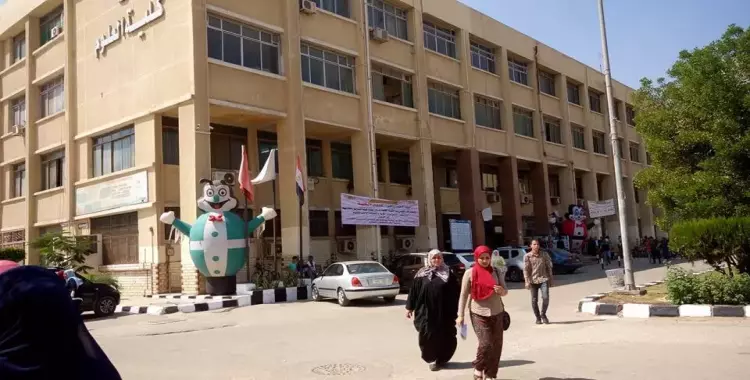  بالبلالين والأعلام.. جامعة المنصورة تستقبل العام الدراسي (صور) 