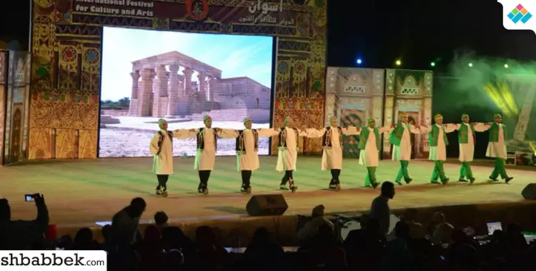  بالصور.. 1500 طالب يشاركون بمهرجان الثقافة والفنون في أسون 