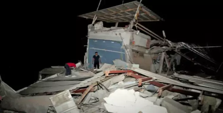  بالصور.. زلزال شديد يقتل العشرات في الإكوادور 