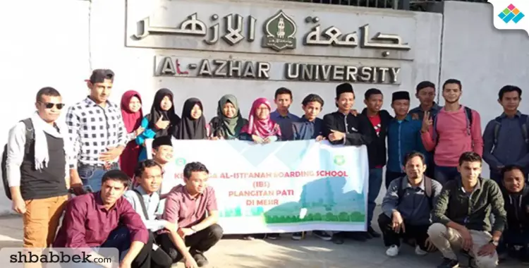  بالصور.. طلاب وافدون يحتفلون بقبولهم للدراسة في جامعة الأزهر 