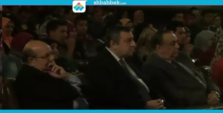  بحضور رئيس الوزراء الأسبق.. عرض مسرحية البيت الكبير بجامعة القاهرة 