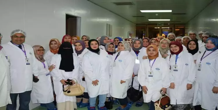  بمشاركة 92 طالبا وطالبة.. صيدلة سوهاج تنظم زيارات لمصانع الأدوية (صور) 