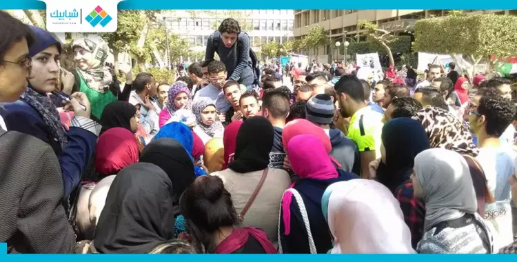  تزاحم «طلاب القاهرة» للحصول على كارت «فيزا» (صور) 