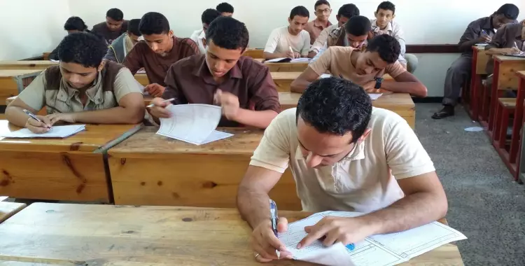  تسريب امتحان اللغة العربية لطلاب أولى ثانوي النسخة الورقية 