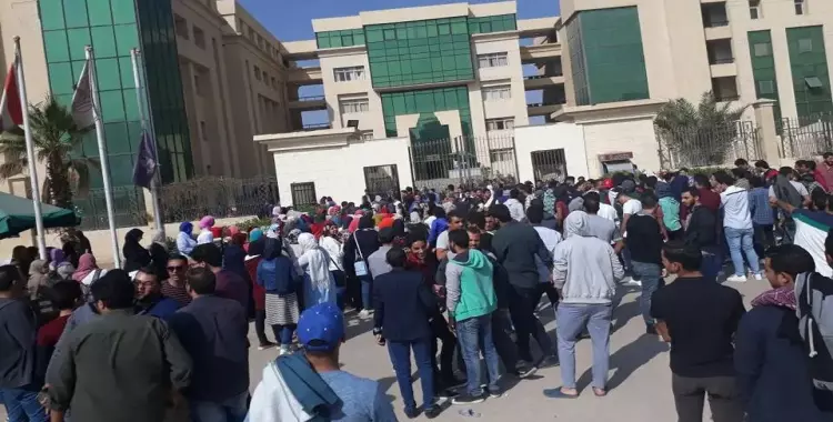  تعليق الدراسة لمدة أسبوع بجامعة النهضة بسبب مظاهرات الطلاب 