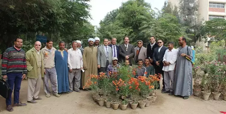  جامعة المنيا تنظم معرض الزهور الخريفي لنبات «الأراولا» 