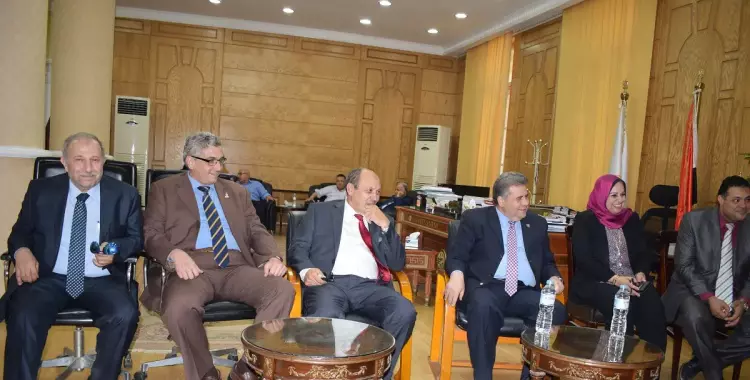  جامعة بنها تستقبل أساتذة الجراحة بالكليات المصرية 