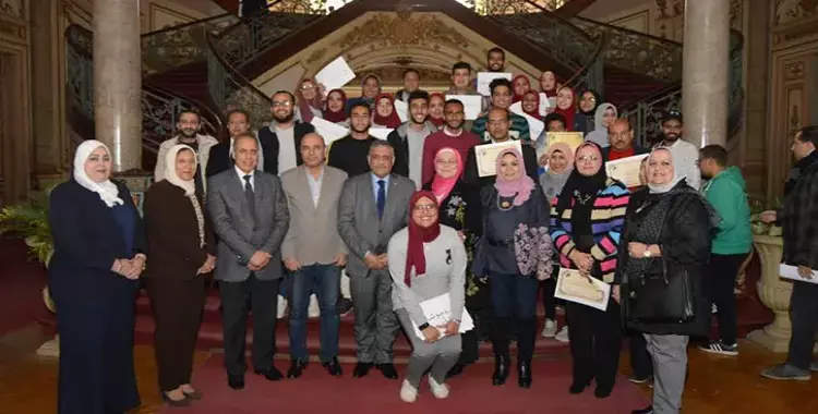  جامعة عين شمس تكرم المشاركين في حملة مناهضة التحرش 