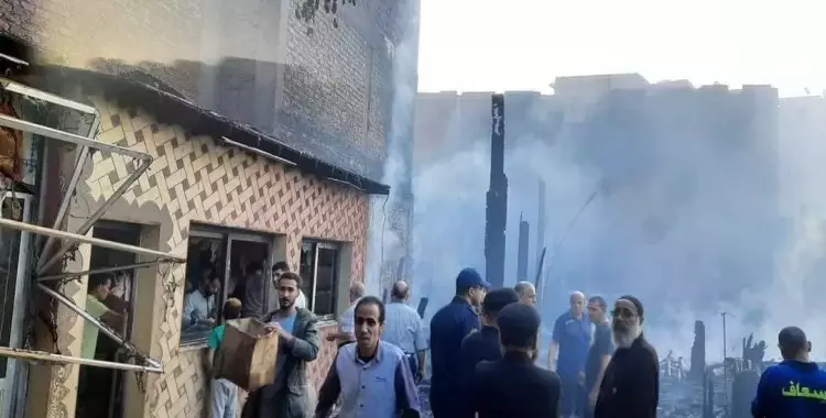 حريق كنيسة العذراء في أسيوط.. النيران تلتهم محتوياتها (صور) 