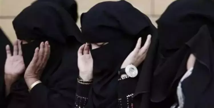  حكم صلاة المرأة بالنقاب (فيديو) 