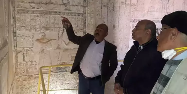  رئيس جامعة المنيا يتفقد أعمال بعثة الحفائر بـ«تونا الجبل» 